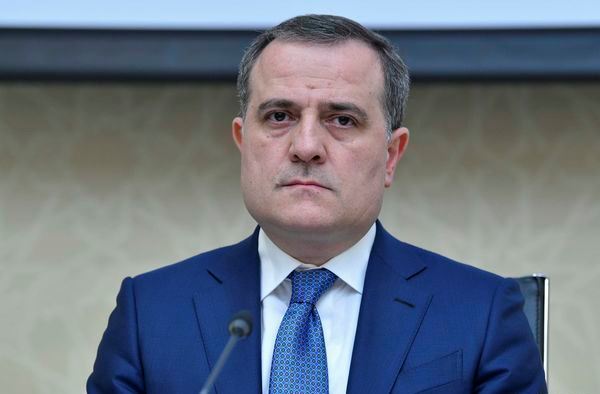 Ceyhun Bayramov üçtərəfli görüş üçün Pakistana gedir