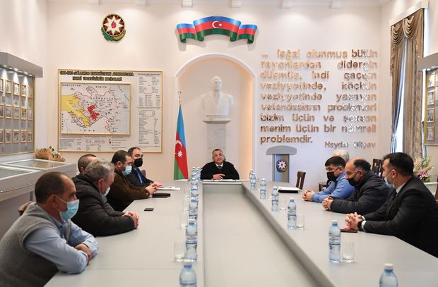 Komitə sədri Kəlbəcərin iki kəndinin sakinləri ilə görüşdü - FOTO