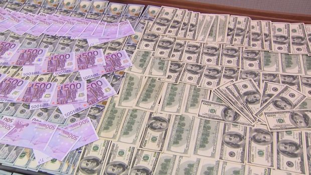 DİN əməliyyat keçirib: Dolları rəsmi məzənnədən baha satan şəxs tutulub - FOTO/VİDEO