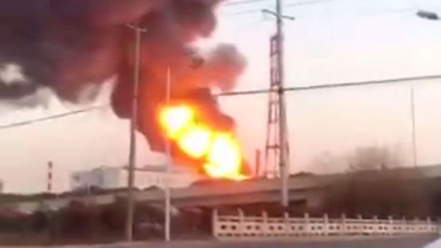 На химзаводе в Китае прогремел мощный взрыв - ВИДЕО