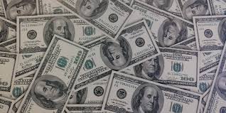 В Азербайджане вновь зафиксирован высокий спрос банков на доллары