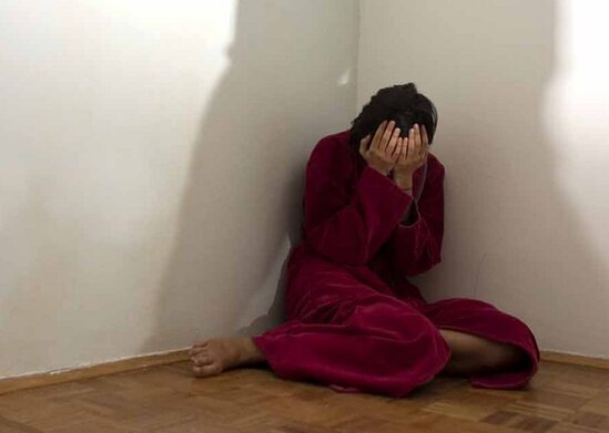 Azərbaycanda ŞOK HADİSƏ: Ərini içirdib, qadını zorladılar - FOTO/VİDEO