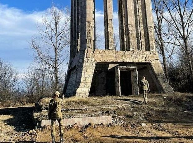 Ильхам Алиев и Мехрибан Алиева посетили в Шуше мавзолей Вагифа - ВИДЕО