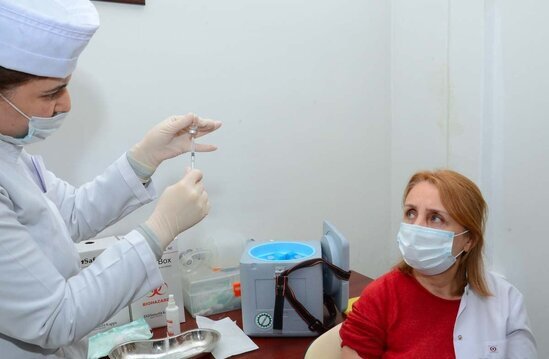 Koronavirusa yoluxan şəxslər peyvənd ediləcəkmi? - TƏBİB-dən AÇIQLAMA