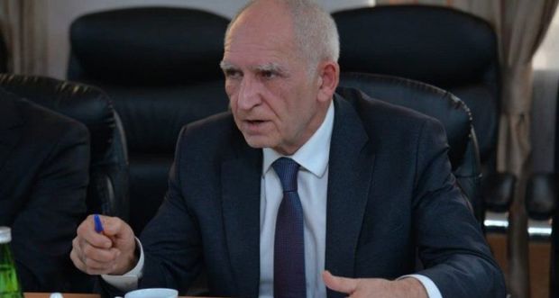 Nadir İsrafilov: “Məktəblilərin ənənəvi formada təhsilə başlaması istisna deyil”