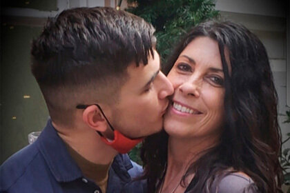 Nəvələri olan 50 yaşlı qadın 22 yaşlı oğlana ərə gedir - FOTOLAR