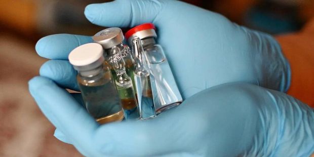 Оксфордский университет планирует создать варианты вакцины от разных штаммов коронавируса