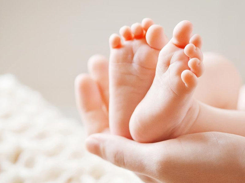 İki həkim və mamaça həbs edildi - Diri körpəni morqa qoyub, öldürüblər - FOTO