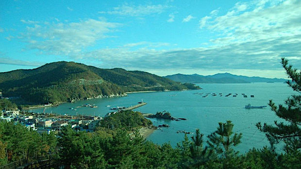 Китай построил на острове Хайнань док для авианосцев