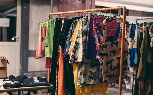 С сегодняшнего дня возобновляется деятельность торговых объектов