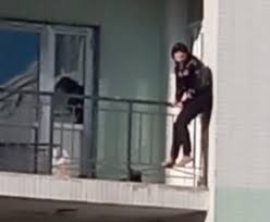 Стали известны подробности в связи с выбросившейся с 18-го этажа девушкой - ВИДЕО