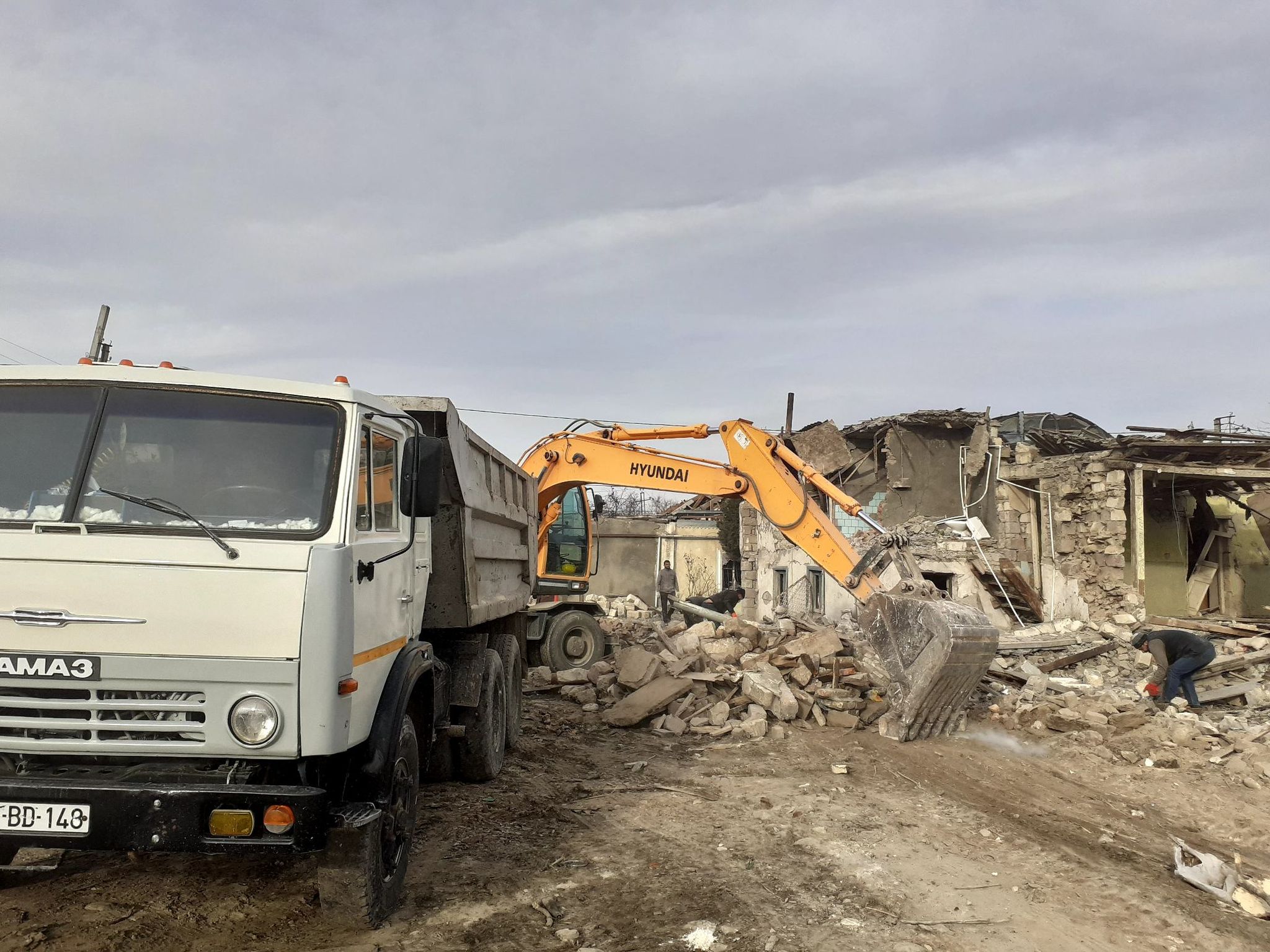 Gəncədə müharibədən zərər görən evlərin tikintisinə başlanıldı-FOTO