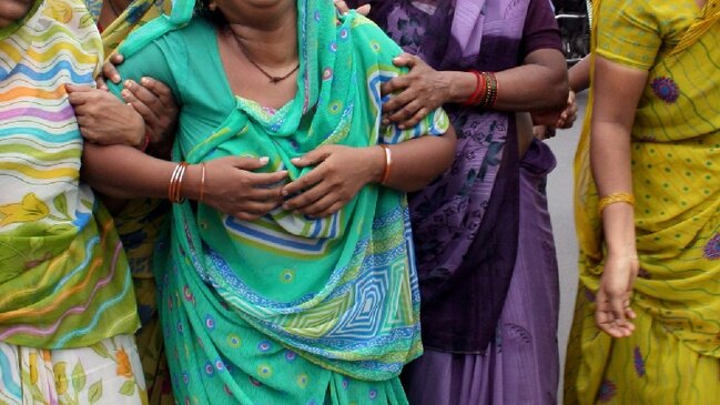 Qadın dəfn zamanı DİRİLDİ