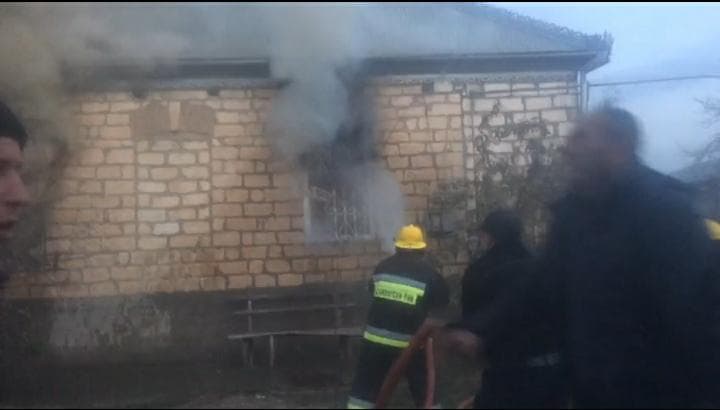 Azərbaycanda dəhşətli yanğın - 17 yaşlı yeniyetmə  xəsarət alıb-VİDEO, FOTO