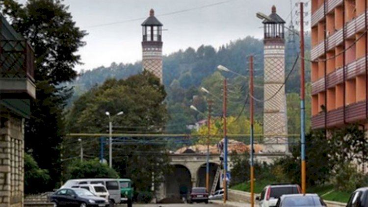 Ermənilərin guya Şuşanı döyüşsüz verməsi ağ yalandır