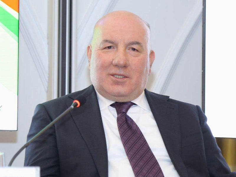 Elman Rüstəmov Mərkəzi Bank üçün tikiləcək 218 milyon avroluq binadan DANIŞDI