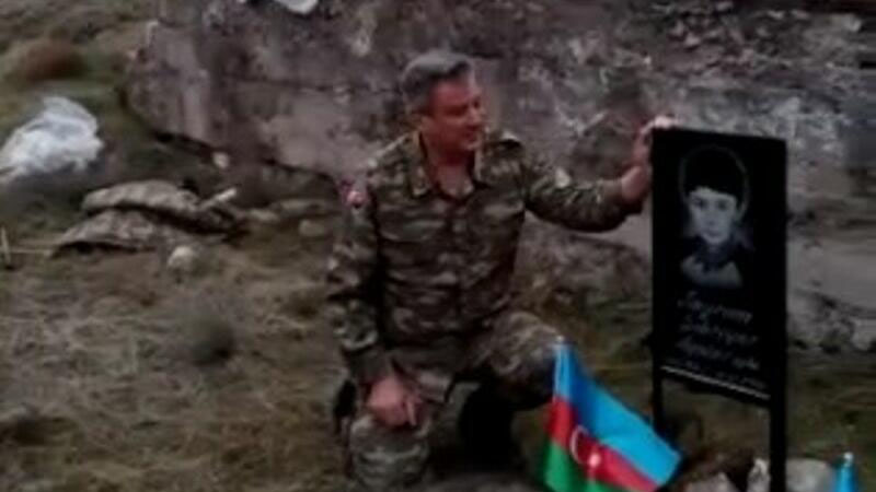 Əməkdar artist 28 ildən sonra oğlunun məzarı başında (VİDEO)