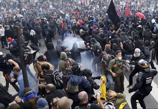 Fransada süni mayalanmaya qarşı etirazlar olub