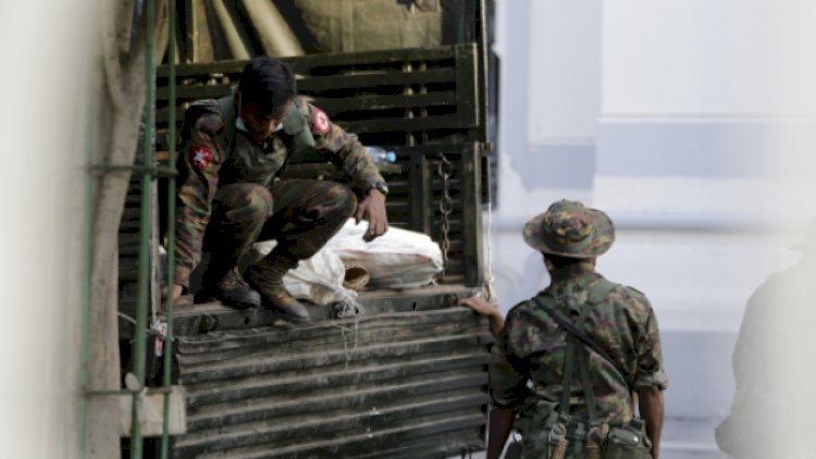 Bu ölkədə hərbçilər hakimiyyəti ələ keçirdi - Prezident həbs olundu