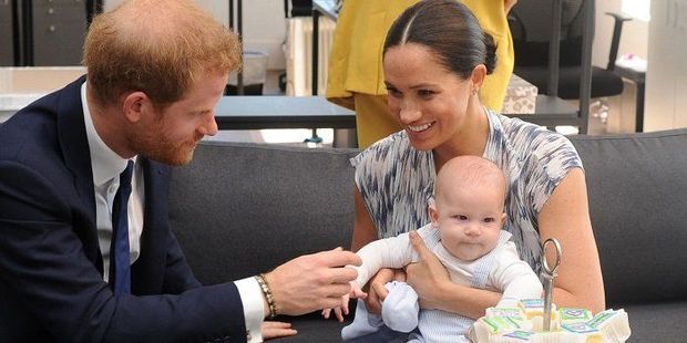 Остался лишь титул: Меган Маркл тайно убрала свое имя из свидетельства о рождении сына