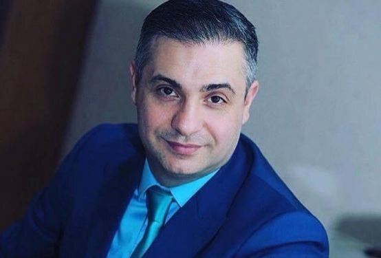Rüfət Axundov LÜKS avtomobilini NÜMAYİŞ ETDİRDİ - FOTO