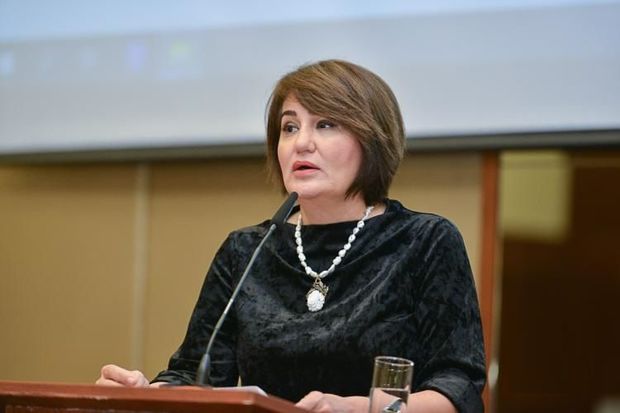 İşdən çıxarılan nazir müavini danışdı