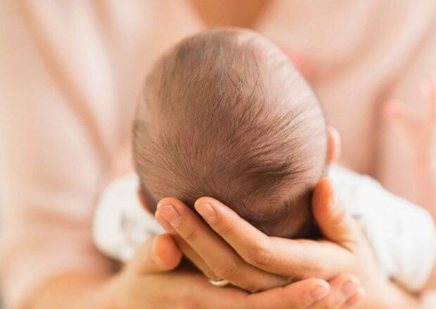 Azərbaycanda 18 yaşlı qız evli kişidən uşaq dünyaya gətirdi - VİDEO