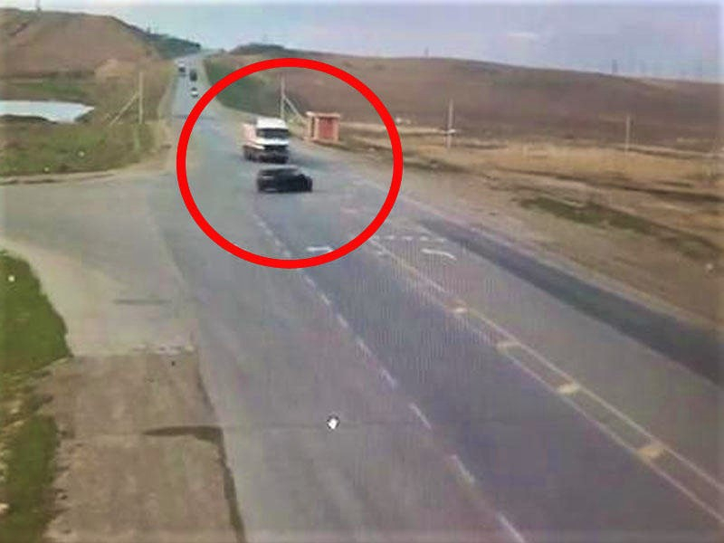 Müşfiq yolunda polisin öldüyü qəzanın anbaan görüntüsü - VİDEO