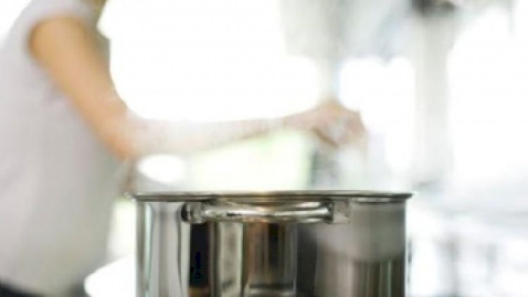 Dəhşət: Xəyanət edən sevgilisinin cinsiyyət orqanını kəsib yemək bişirdi