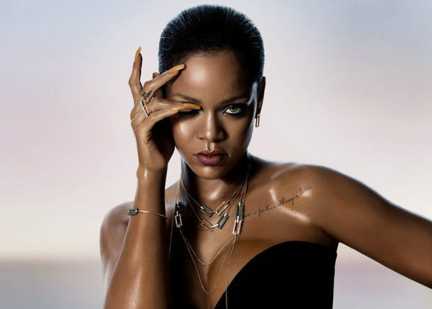 Рианна призналась, что ее жизнь резко изменилась: Пандемия меня преобразила - ФОТО