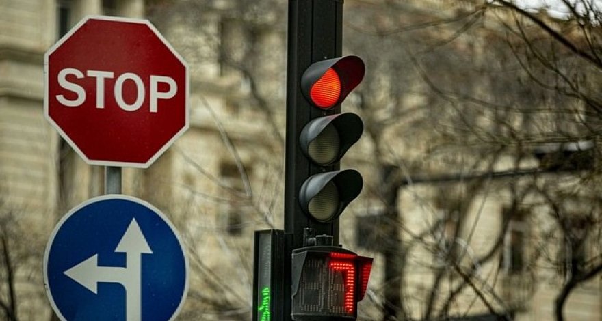 Со светофоров на некоторых улицах Баку будут убраны цифровые таймеры