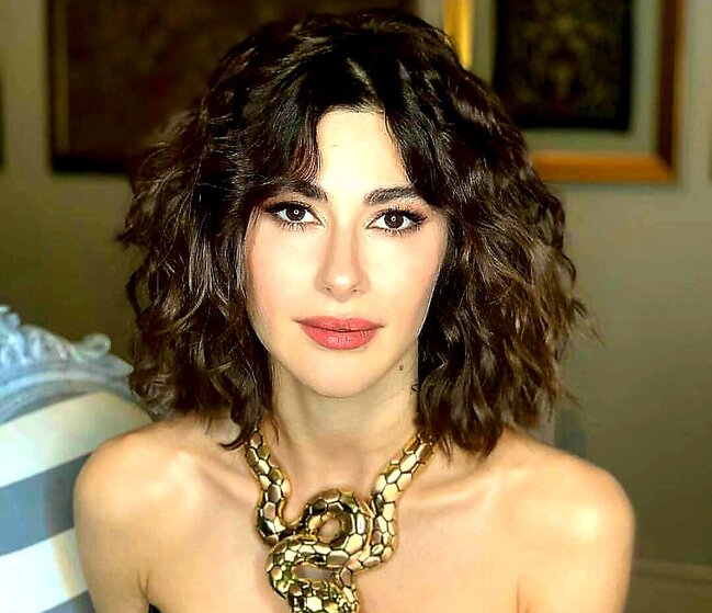 Bu da Nəsrinin ÖZÜNƏ BƏNZƏYƏN ANASI - FOTO
