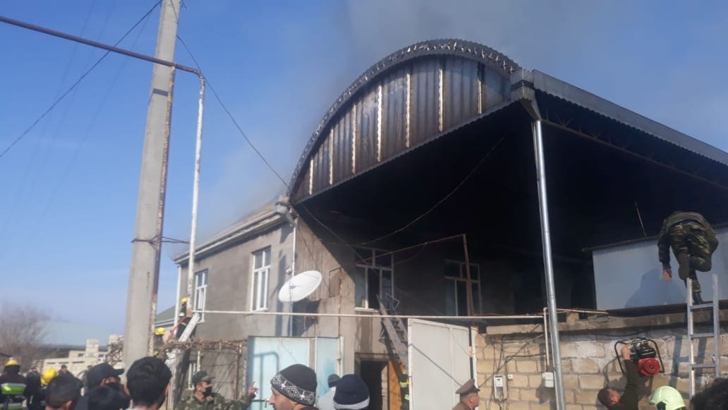 Tovuzda ev yandı-Foto