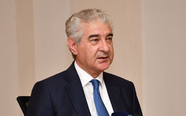 Əli Əhmədov iclas keçirdi: Qarşıda duran vəzifələr müzakirə edildi