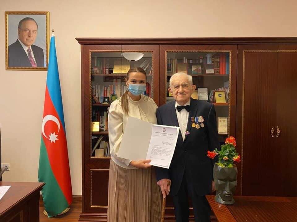 Qənirə Paşayeva Xalq artisti ilə görüşdü - FOTOLAR