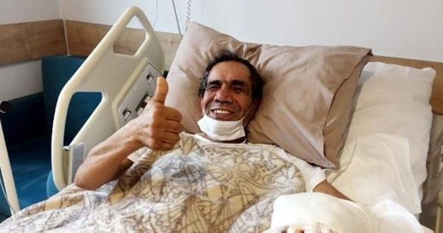 Biləkdən qopan əlini torbaya qoyub həkimə getdi - FOTO