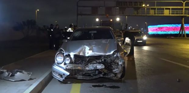 Bakıda ağır qəza: Üç yaralı - VİDEO