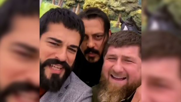 Zabit Səmədov Ramzan Kadırov və Burak Özçivitlə birlikdə - VİDEO