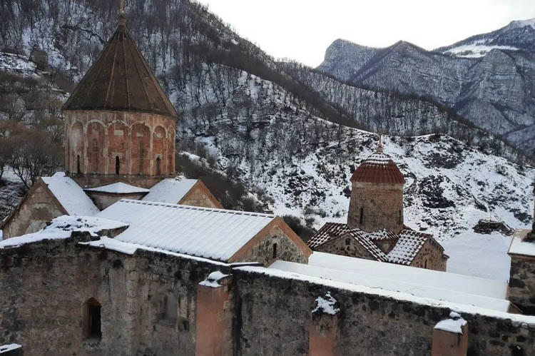 Əsgərlərimiz erməniləri Arzu Xatuna yaxın buraxmadılar