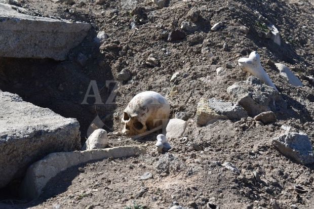 Армянское варварство на древнем кладбище вблизи Джебраила - ФОТО