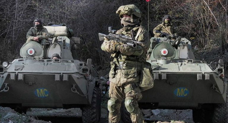 Hərbçilərimiz rus sülhməramlılarına yerini göstərdi, ermənilər geri qaytarıldı... - VİDEO