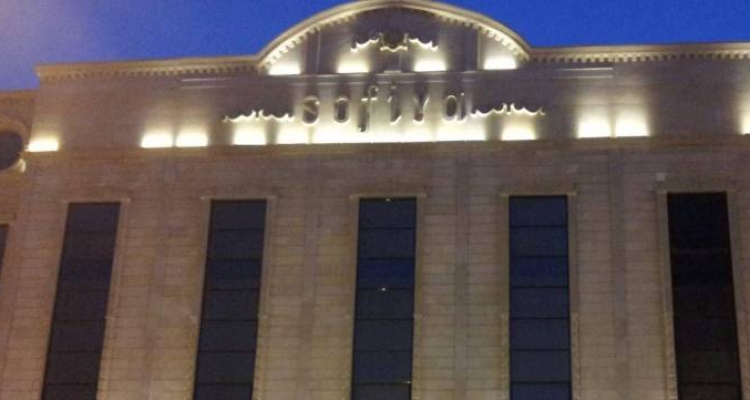 Zorbalıq: İş adamı şadlıq sarayı tikdirdi, fəhlələrin 260 min manatını vermədi...