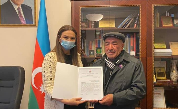 Qənirə Paşayeva Vətən Müharibəsi Qəhrəmanı Amid Heydərovun atası ilə görüşüb - FOTO