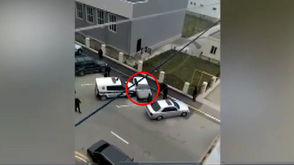 Bakıda avtomobilini polisin üzərinə sürən şəxs tutuldu - FOTO/VİDEO