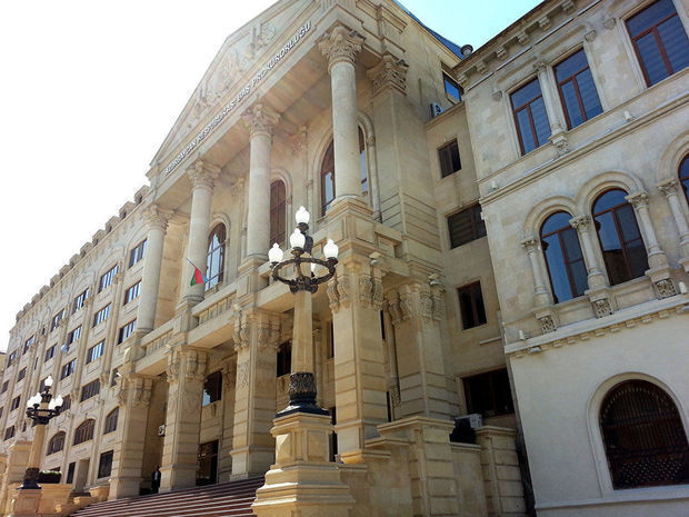 Bərdə rayon məhkəməsinin vəzifəli şəxsi həbs edildi