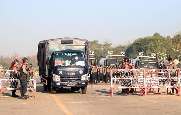 ABŞ Myanma hərbçilərinə sanksiya tətbiq edəcək, hökumət hesabları dondurulacaq