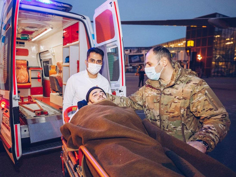 Daha üç yaralı qazimiz Türkiyəyə göndərildi - FOTO