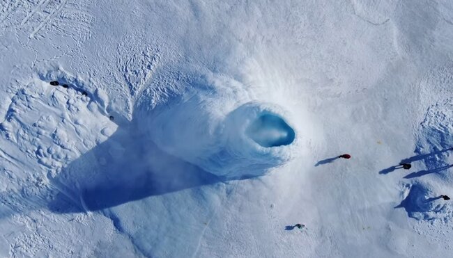 Qonşu ölkədə MÖHTƏŞƏM 