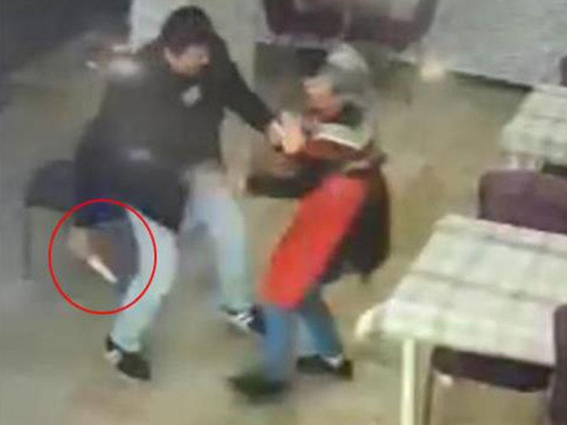 Müştəri dönərçini bıçaqlayıb öldürdü - Endirim etməyib deyə - VİDEO - FOTO