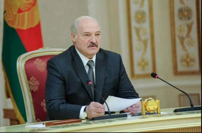 Lukaşenko yeni konstitusiya ilə bağlı referendumun vaxtını açıqladı